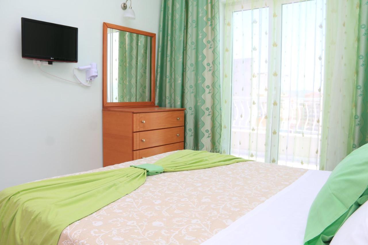 Isabela Apartments Sarande Exterior photo