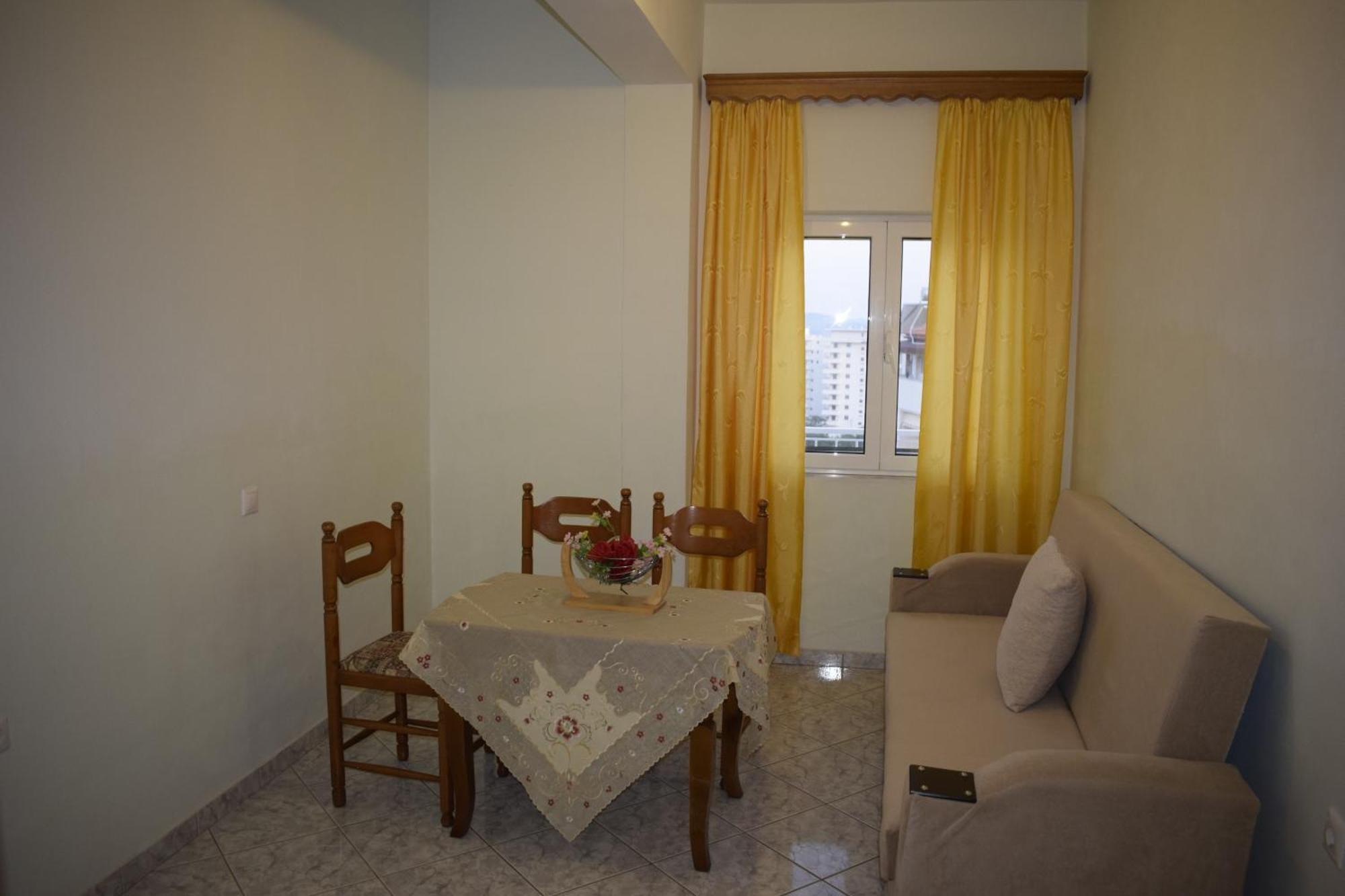 Isabela Apartments Sarande Exterior photo