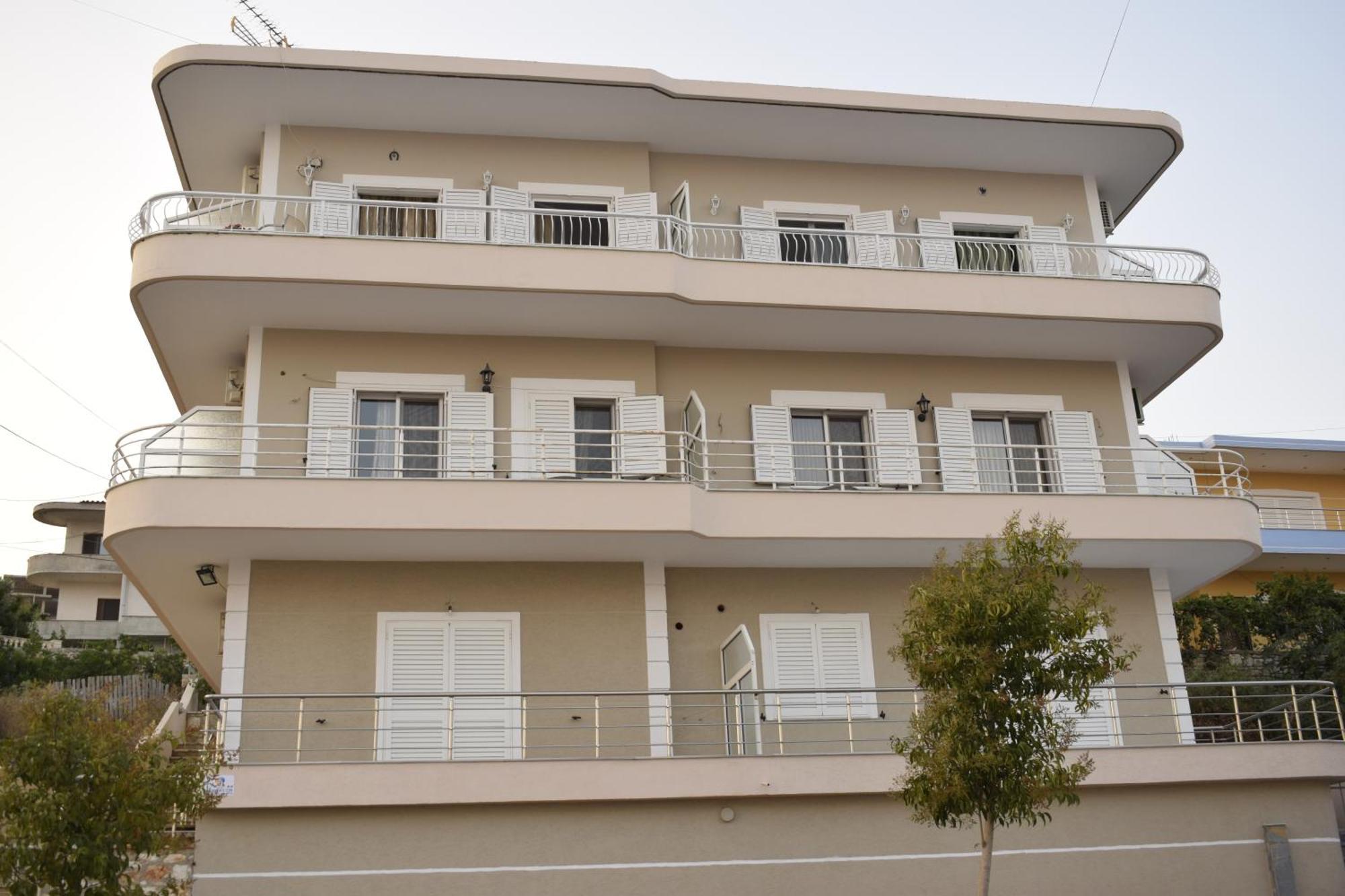 Isabela Apartments Sarande Exterior photo