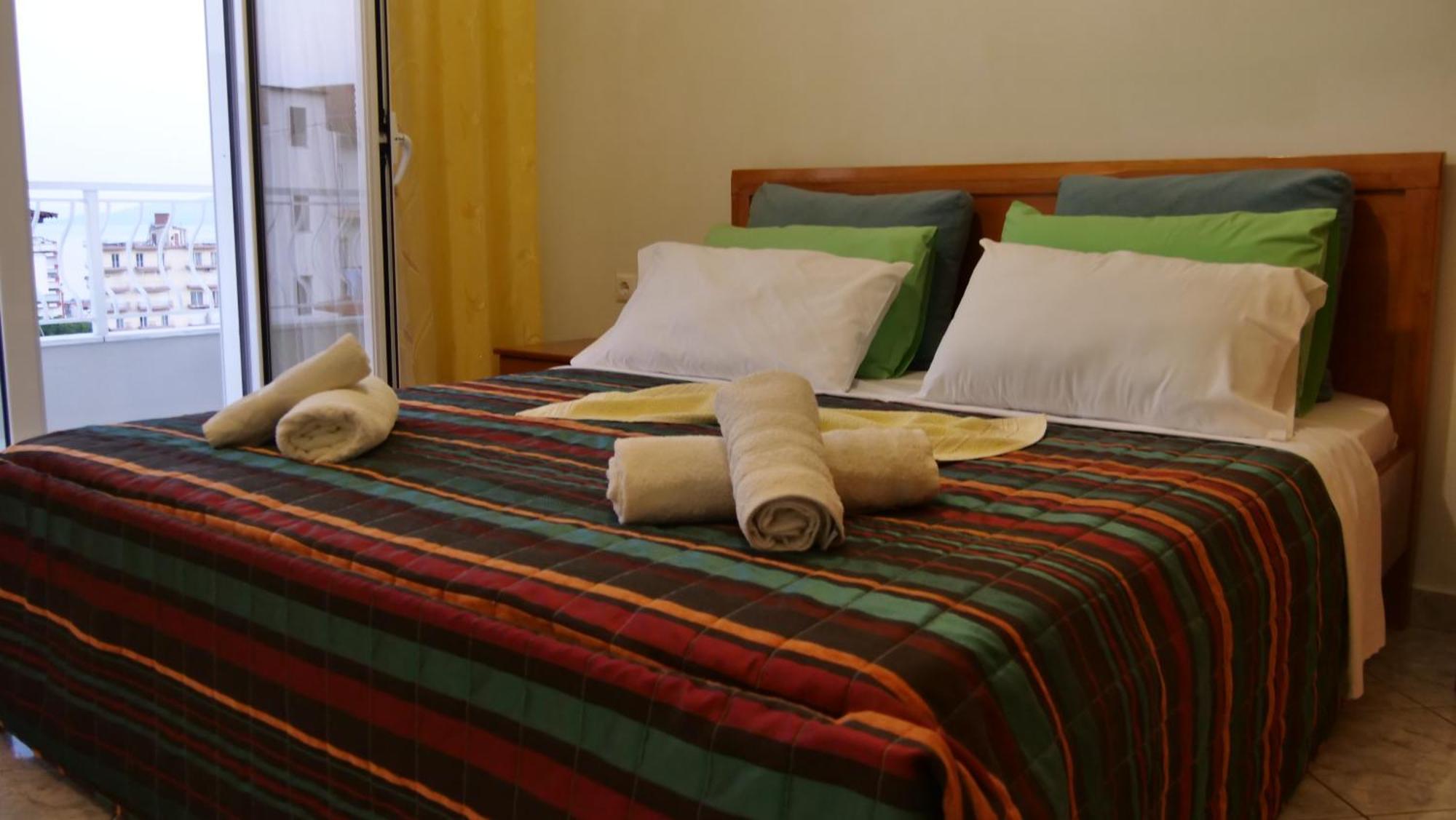 Isabela Apartments Sarande Exterior photo
