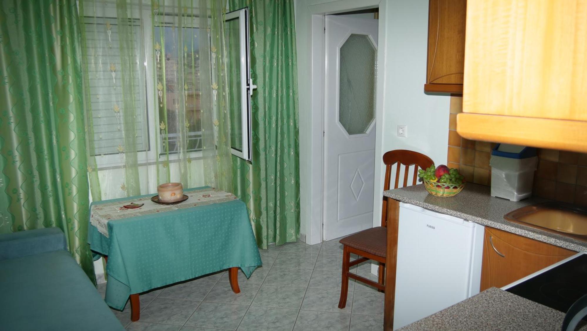 Isabela Apartments Sarande Exterior photo